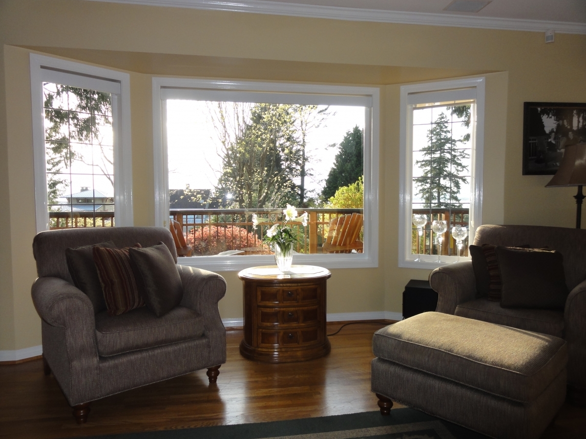 Crescent Drive living room 3.JPG at 2540 Crescent Drive, Crescent Bch Ocean Pk., South Surrey White Rock